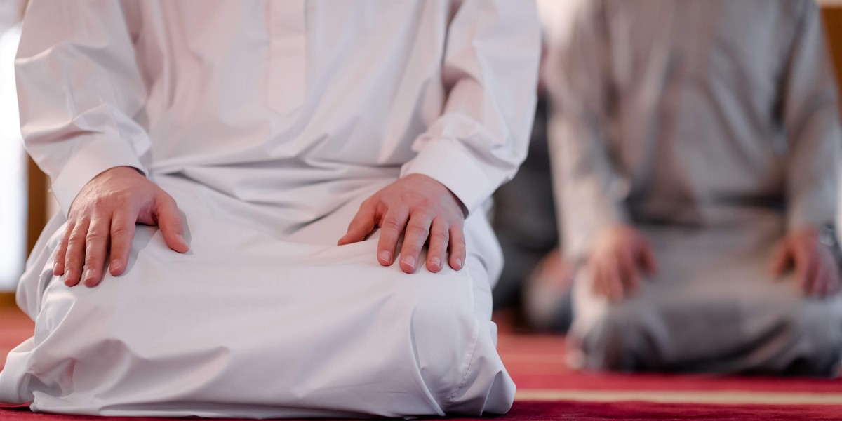 Students perform namaz at school, video goes viral causing uproar; The government issued an inquiry order