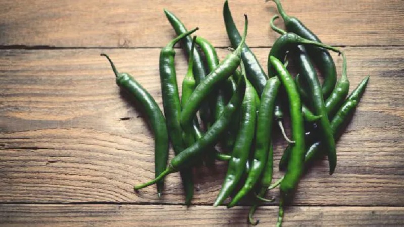 8 Surprising Benefits of Green Chillies That Will Protect You From Cancer