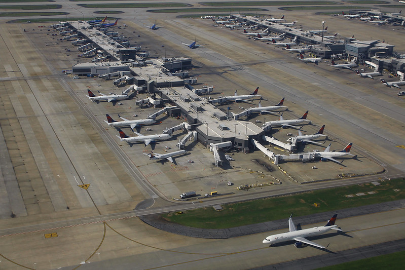 This airport became the busiest international airport in the world, know how many million people traveled in a year