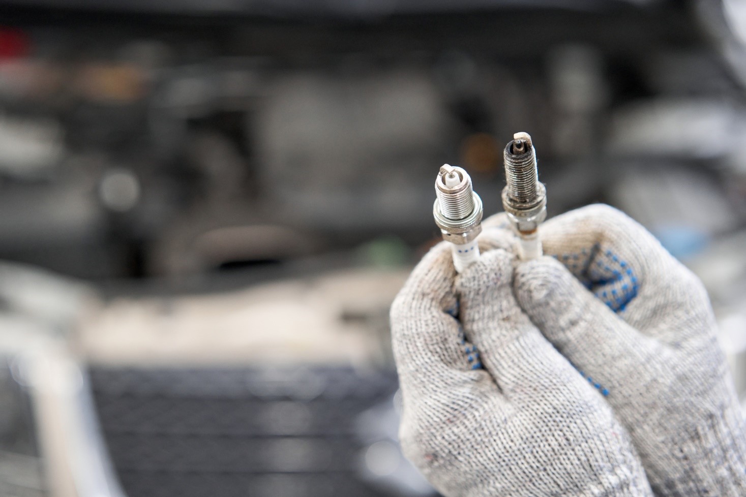 When and how to change the spark plug of a car engine? Find answers to all questions here