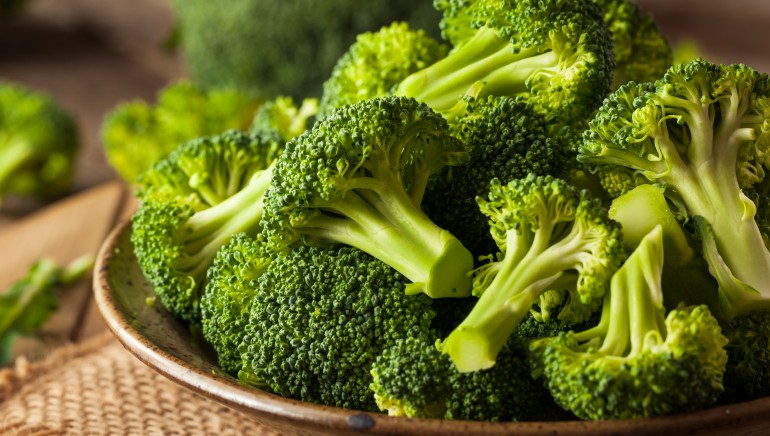 If you include broccoli in your diet to stay fit, know its disadvantages.