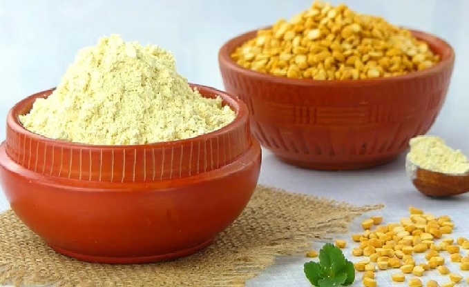 Adulterated gram flour can spoil not only the taste but also your beauty, this is how to identify genuine and fake gram flour.