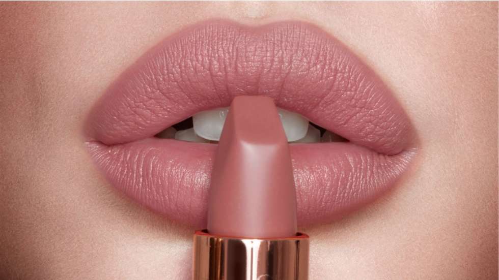 Follow these 3 tips to convert glossy lipstick to matte, people will praise you