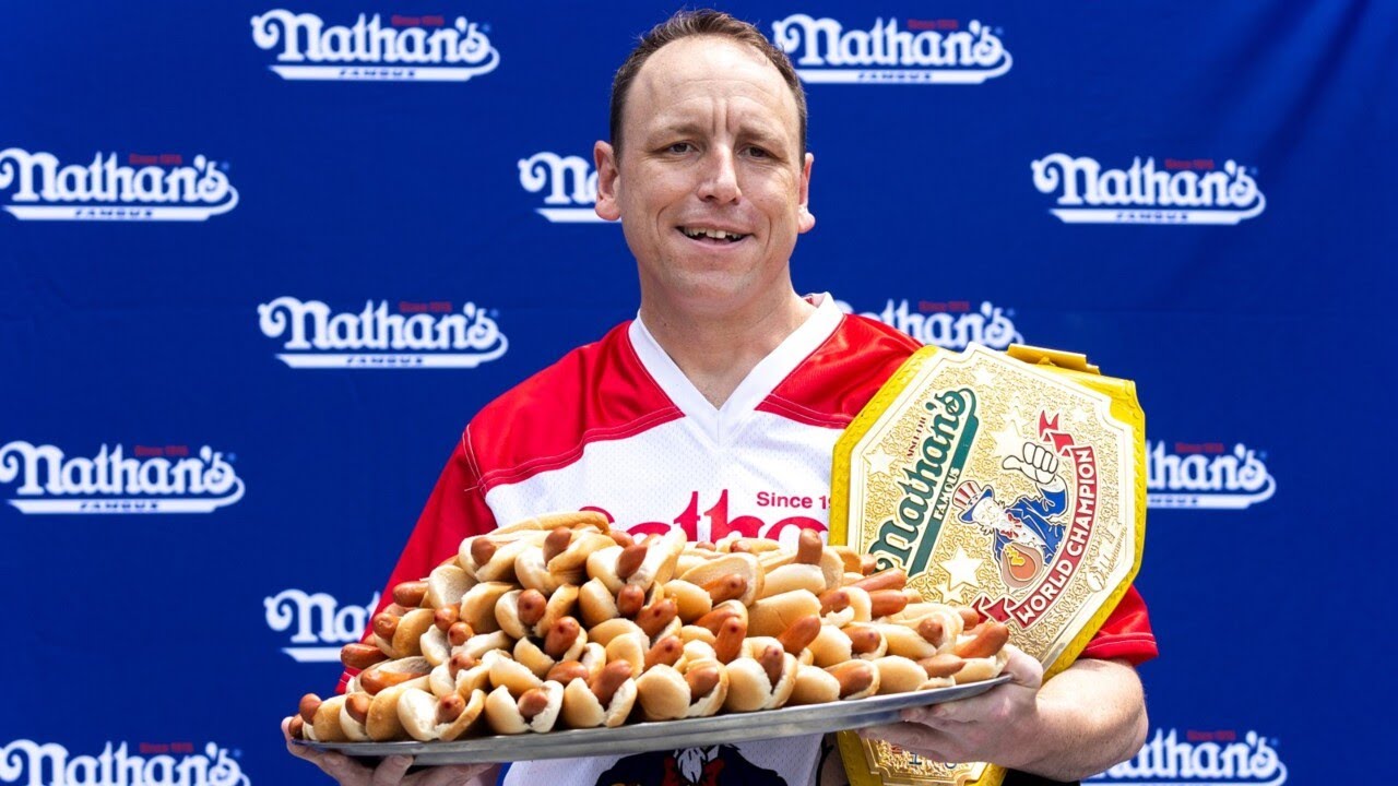 Man eats 62 hot dogs in just ten minutes, wins world's unique competition