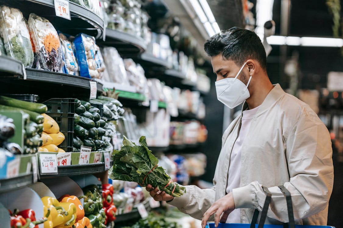 Follow these tips to buy green and fresh spinach, store it with these tricks