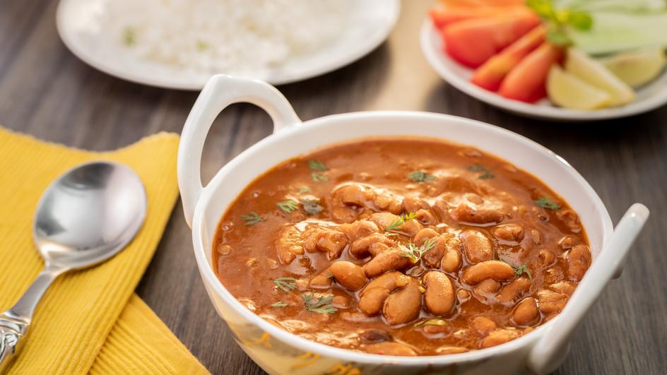 Follow this recipe to make rajma masala bursting with Punjabi flavor eaters will go gaga over it