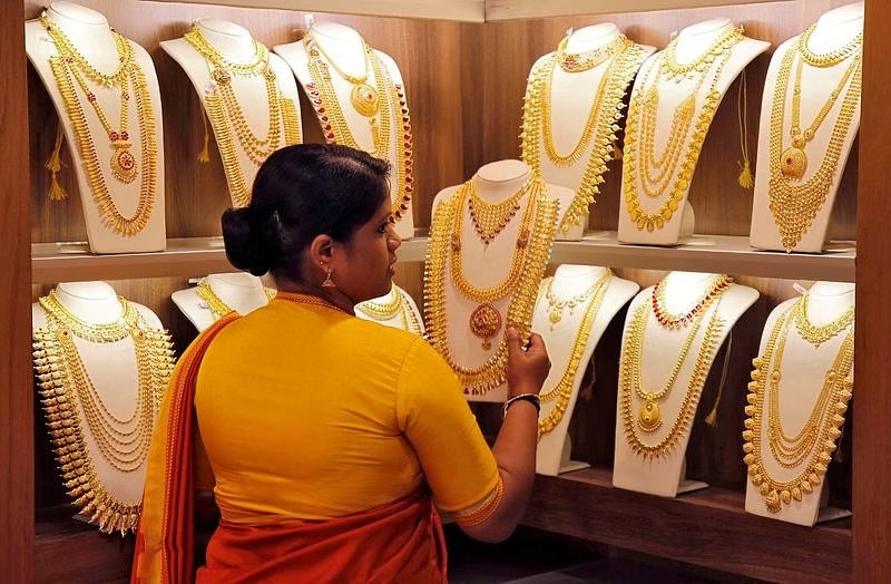 Gold imports may fall by 90 percent in March as demand falls due to record high prices