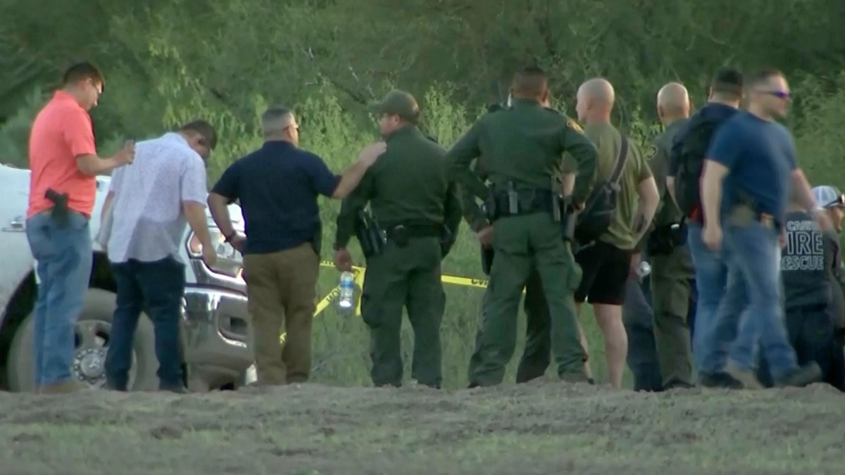 Helicopter carrying National Guard members and Border Patrol agents crashes in Texas 3 dead