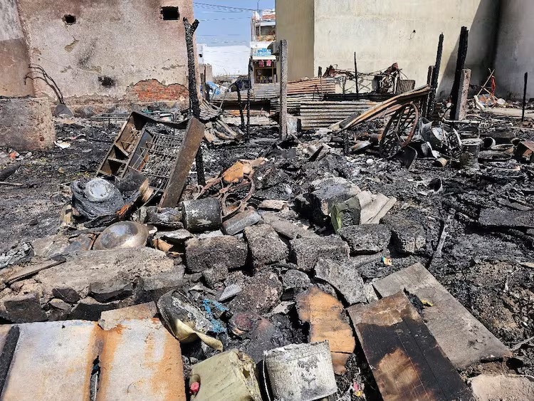 In Kutch a man burned houses huts including cats and kittens to kill 40 people