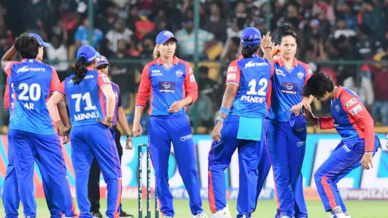 RCB womens team was defeated by Delhi Capitals by 25 runs 1