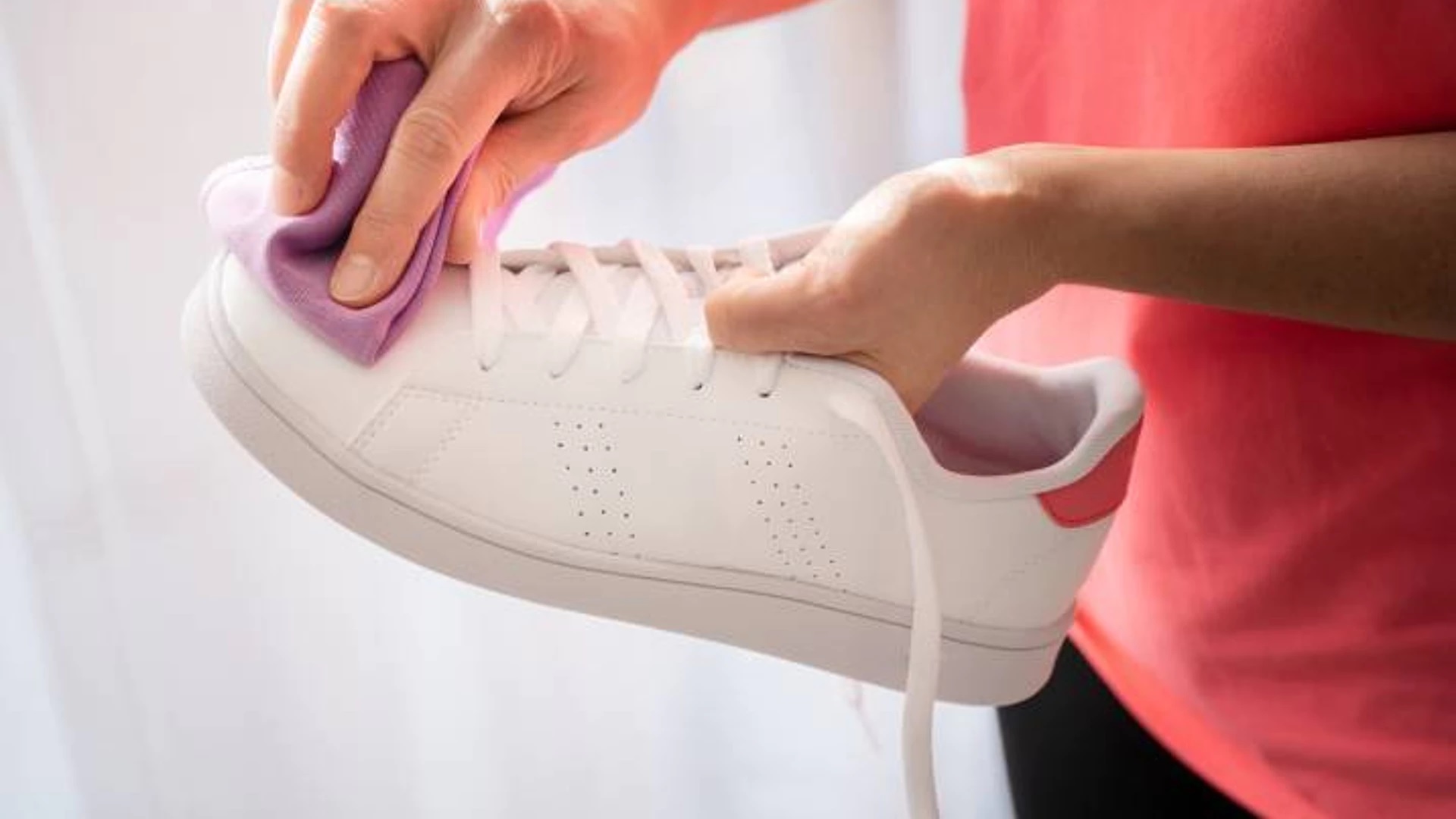 Scratch marks on shoes to remove use 5 effective methods will be cleared in minutes