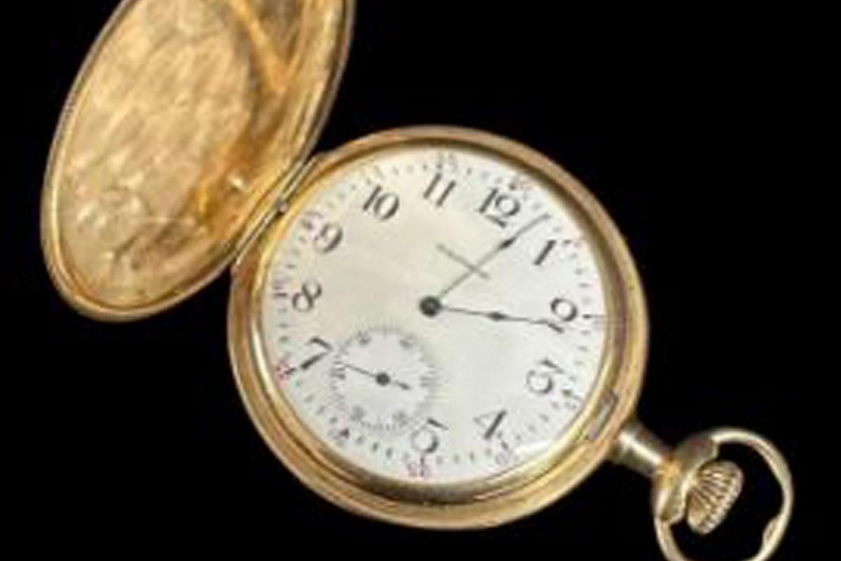 Gold Pocket Watch: The gold pocket watch of a passenger of the Titanic ship that sank in the sea was sold, worth one and a half dollars.