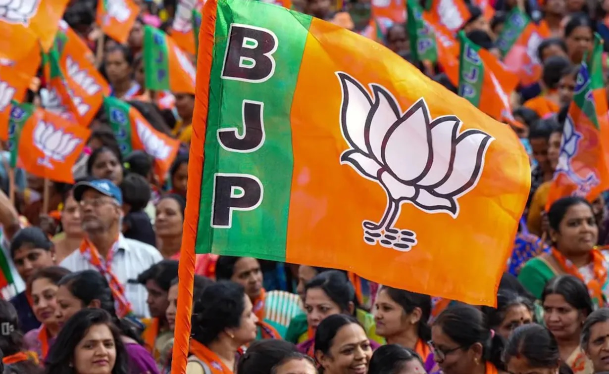 Gujarat Legislative Assembly Speaker accused of promoting BJP 1