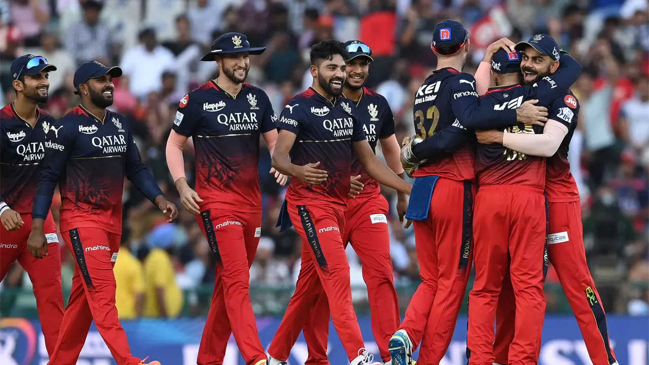 RCB vs GT: This player took the field despite being ill, became deserving of this award due to his lethal bowling