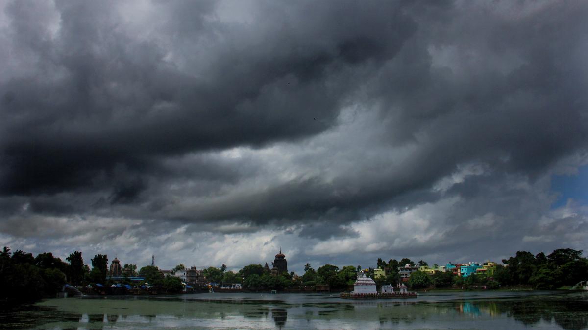 Cyclone is developing in Bay of Bengal likely to reach here by Sunday