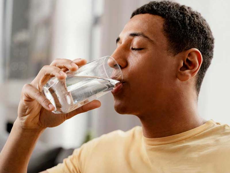 Do you also drink cold water immediately after coming from the sun then know these 5 disadvantages caused by it 1