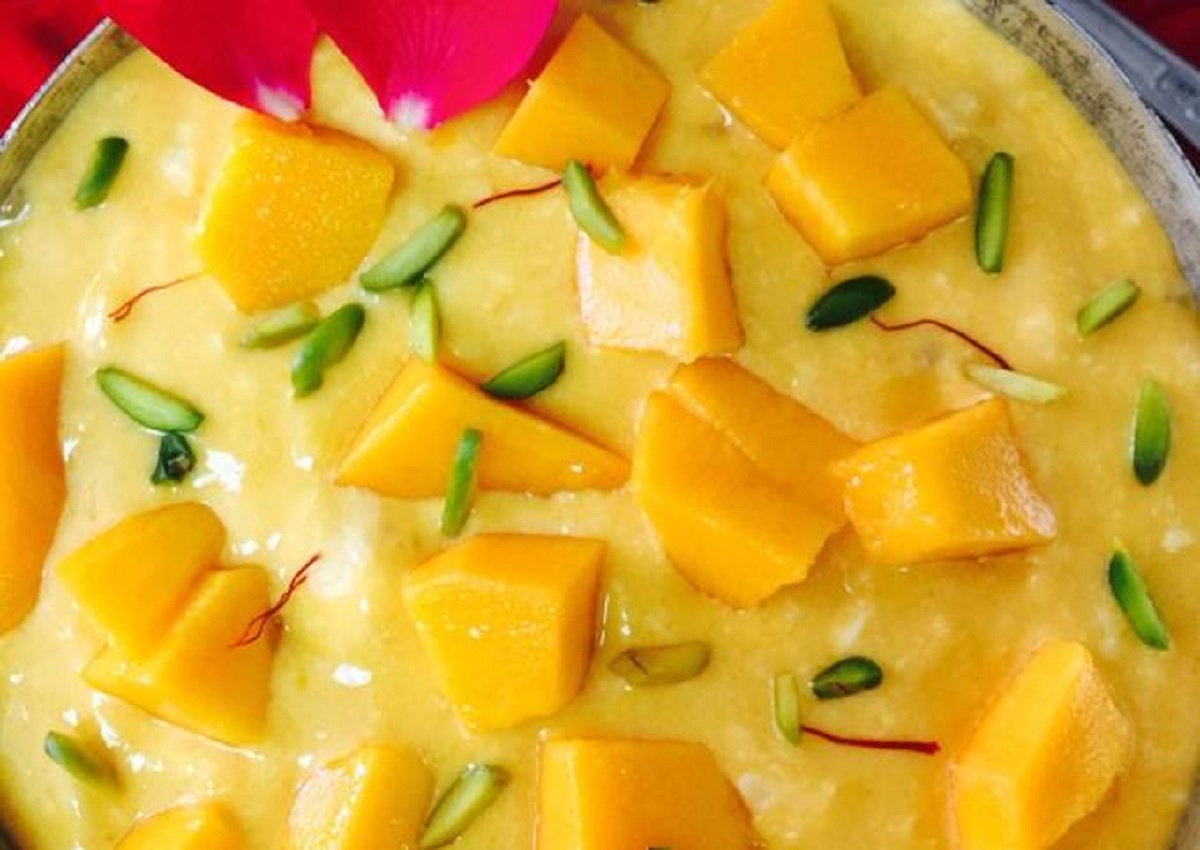 Mango Rabdi Make this delicious Mango Rabdi from mangoes even sweets will fail in front of it. 01