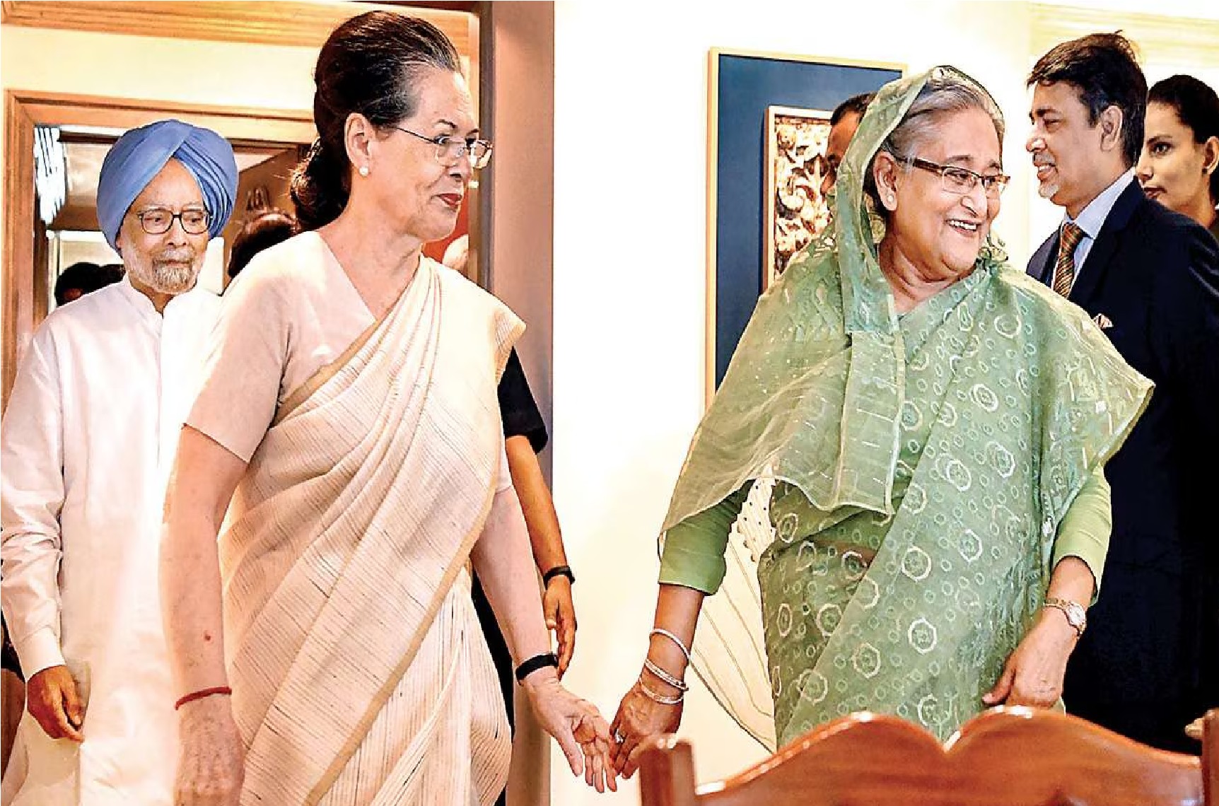 Bangladesh Prime Minister Sheikh Hasina met Sonia Gandhi pictures came out 1