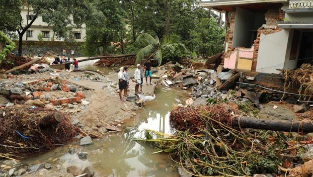 Monsoon increased its momentum heavy rains caused landslides in many places in Kerala 1