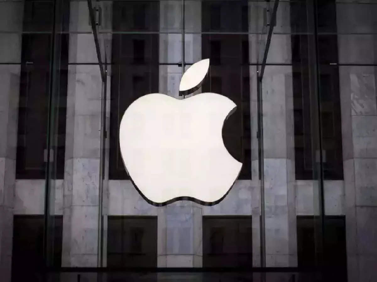 apple overtakes microsoft as world most valuable company 1