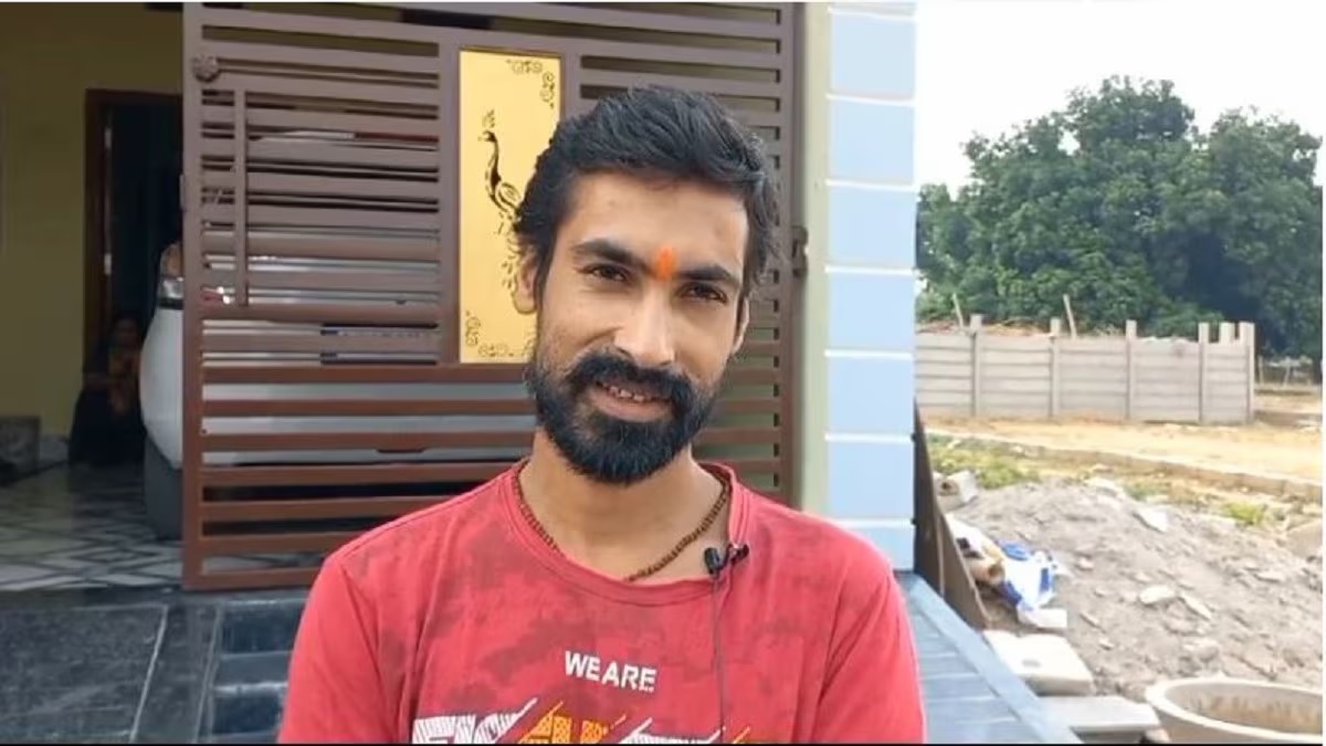 bjp supporter cut off his finger and offered it in temple after partys victory in election in chhattisgarh 1