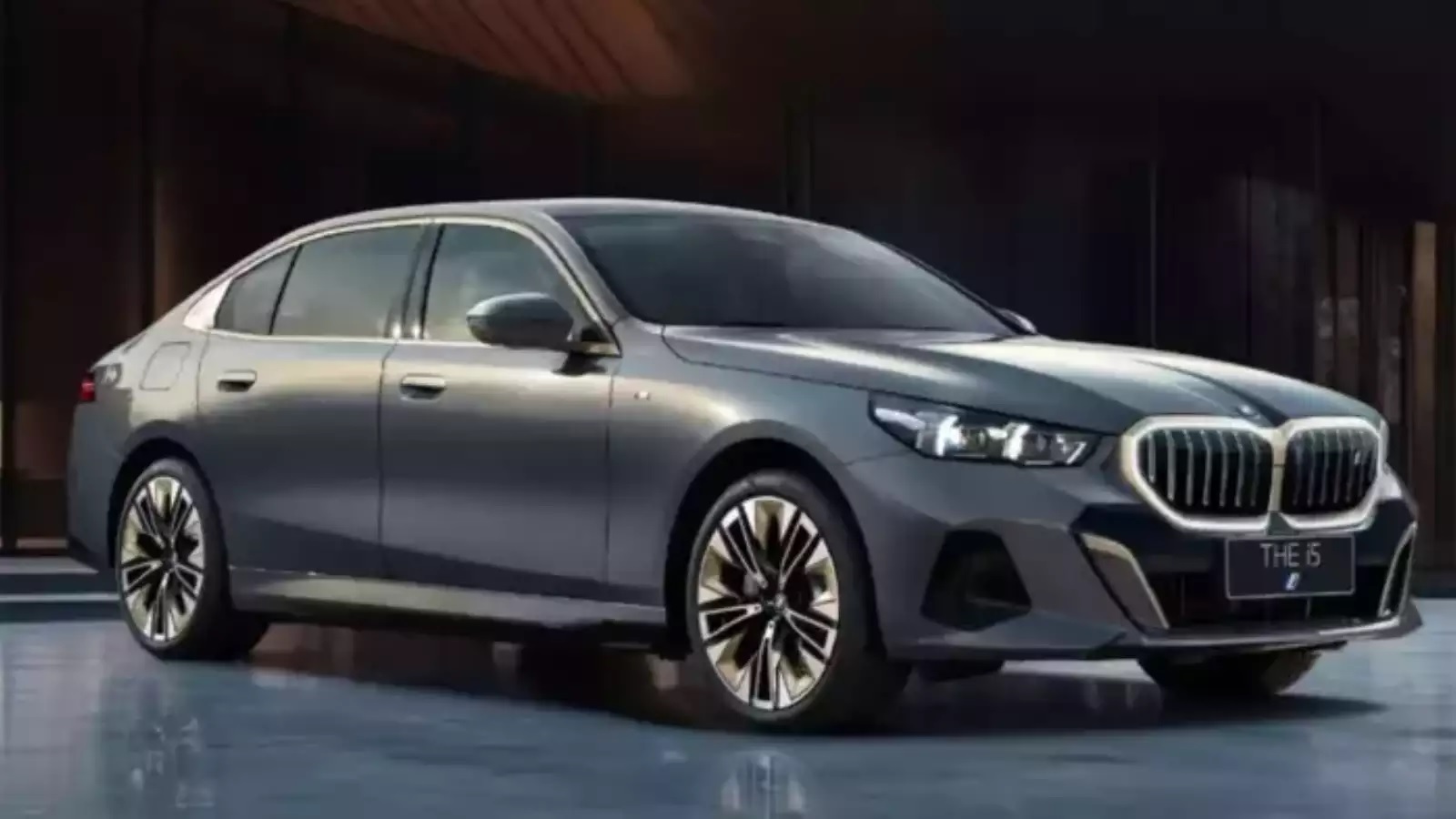 bmw luxury automaker revealed 5 five series lwb sedan best in class dimensions and features1