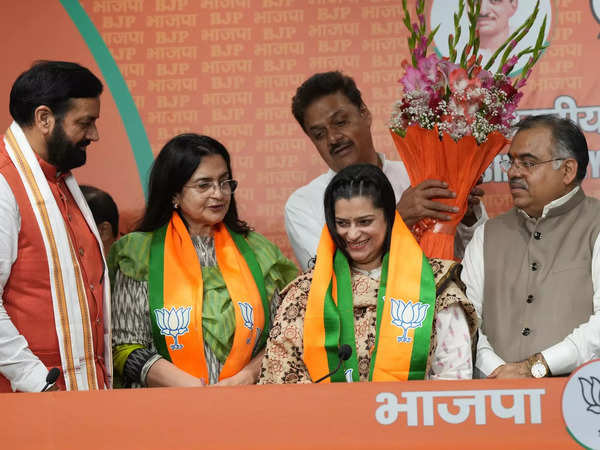 family of three lal of haryana joins bjp and now kiran chaudhary and shruti chaudhar1