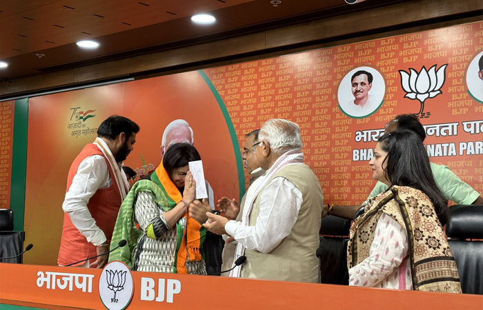 family of three lal of haryana joins bjp and now kiran chaudhary and shruti chaudhar5