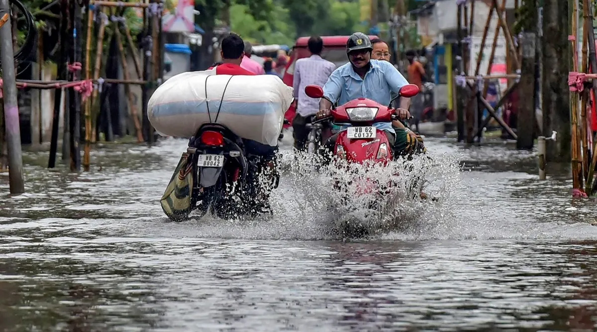 heavy rain in assam water level of brahmaputra river increased imd issued alert in many parts of assam and meghalaya 3