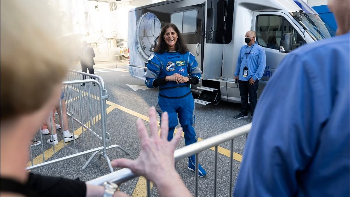 indian origin sunita williams created history became first woman fly spacecraft mission ntc 1