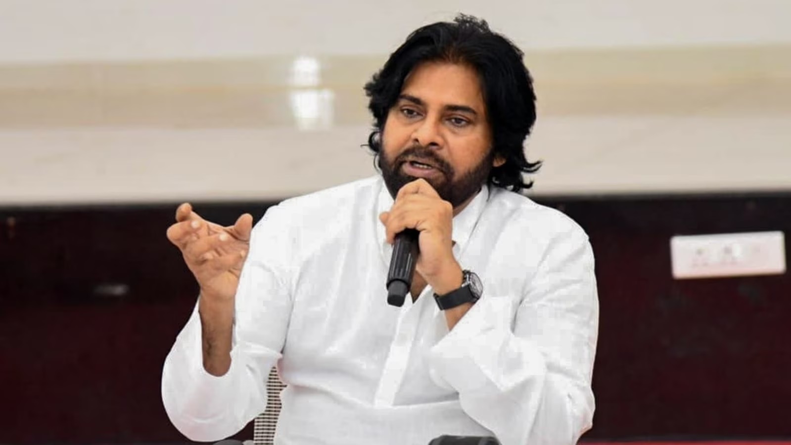 pawan kalyan took charge as deputy chief minister of andhra pradesh many leaders congratulated 1