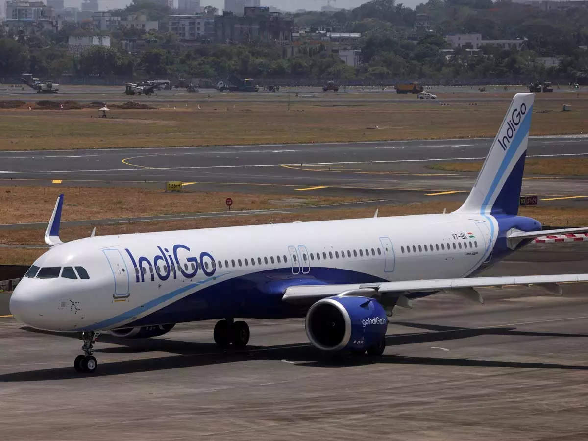 threat to bomb indigo flight coming from chennai to mumbai safe landing in mumbai late night 1