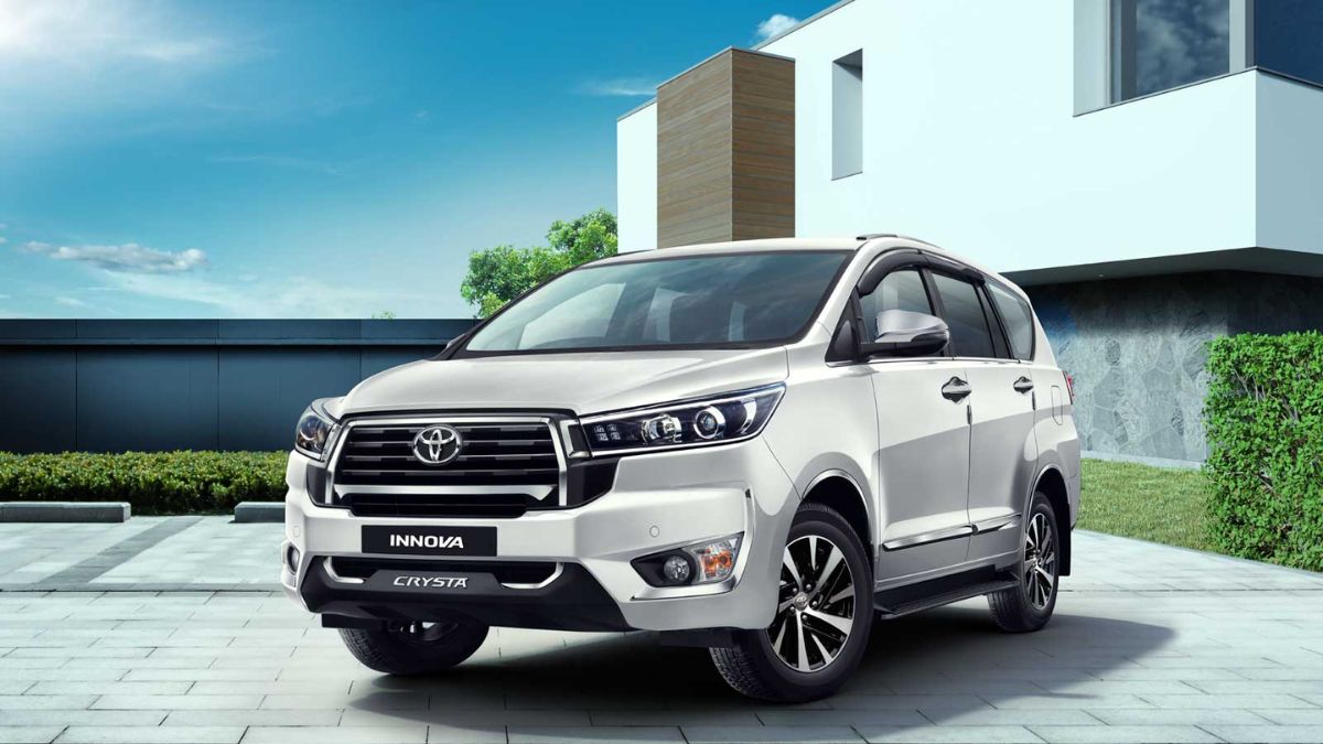 toyota innova hycross crysta waiting period going up to 14 month crysta for six month know car details 2