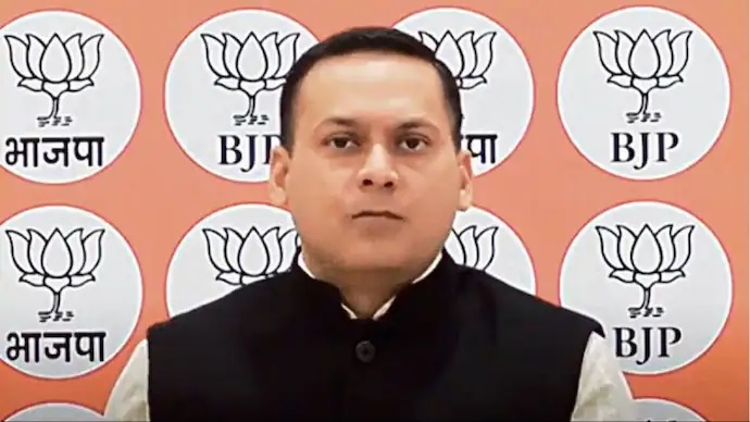 west bengal rss member santanu sinha accused bjp it cell head amit malviya 1