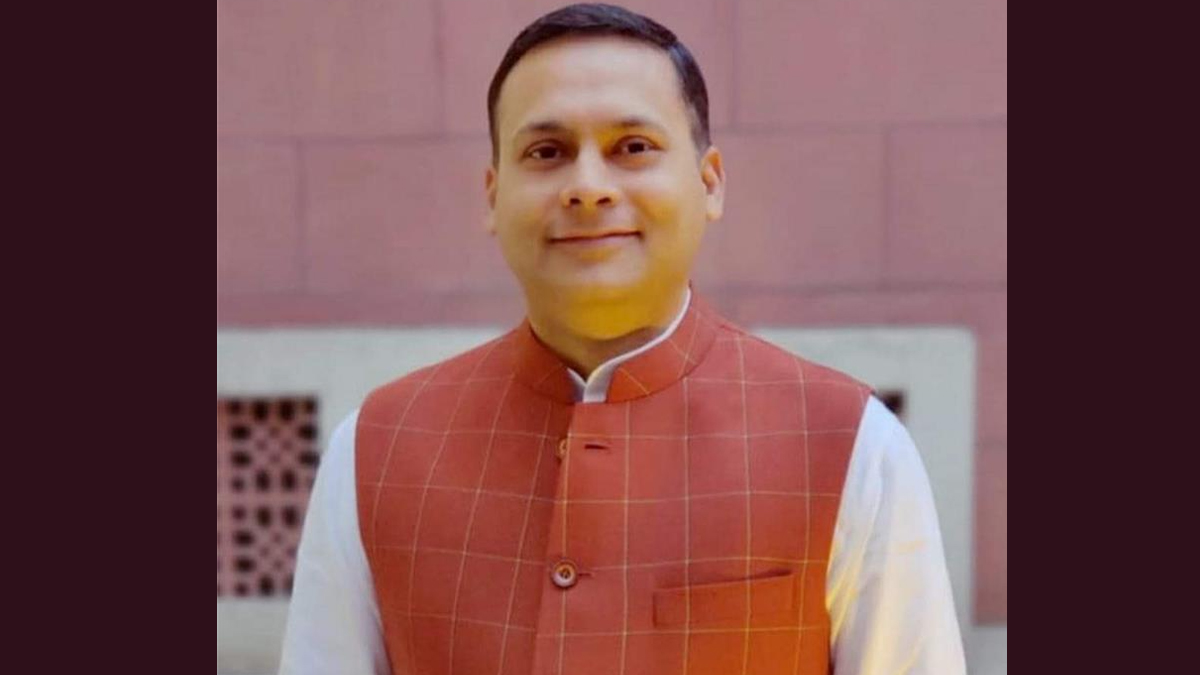 west bengal rss member santanu sinha accused bjp it cell head amit malviya 2