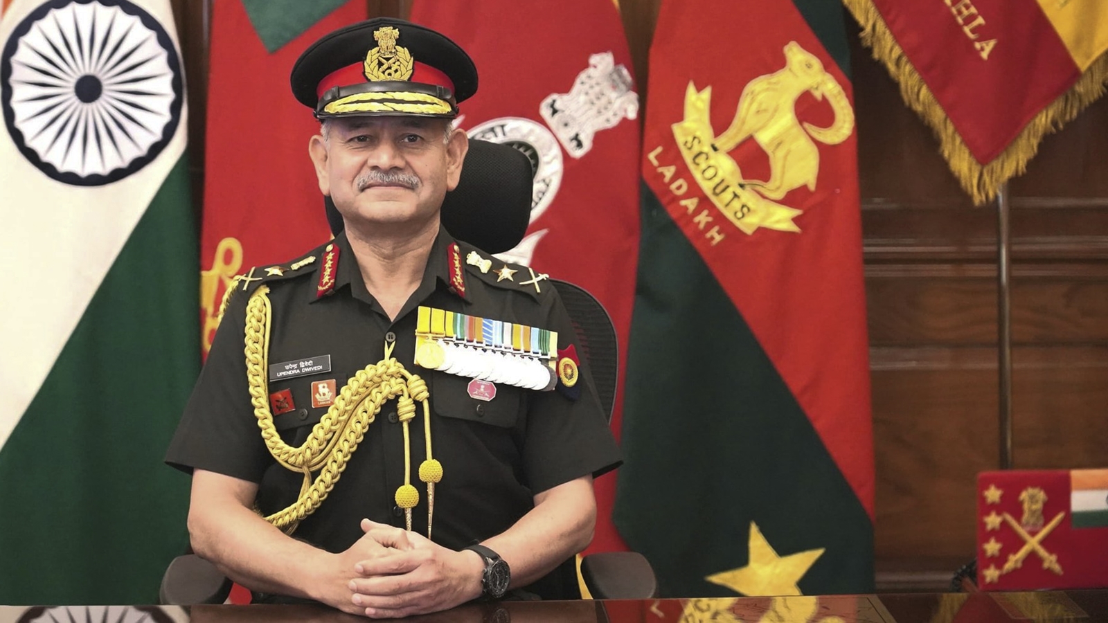 After listening to the task the new army chief did such a thing 1