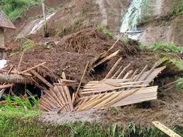 Disaster in Sulawesi island caused by rain people buried in mine 1