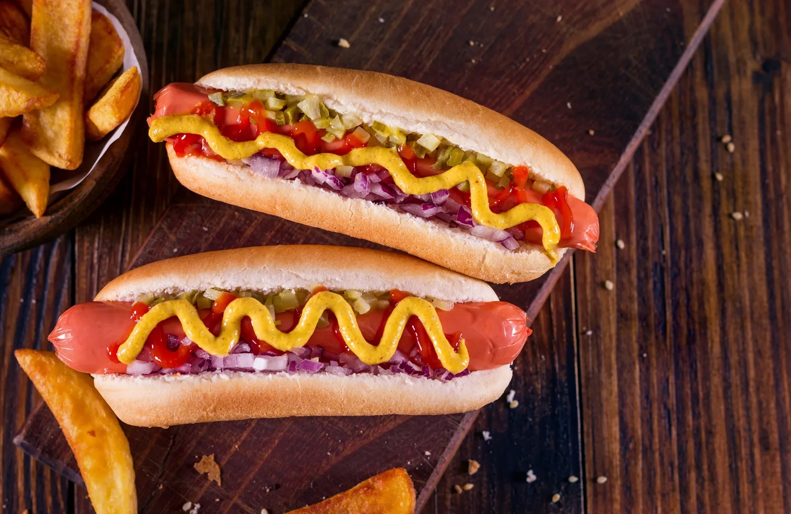 This man ate 62 hot dogs in just ten minutes 01