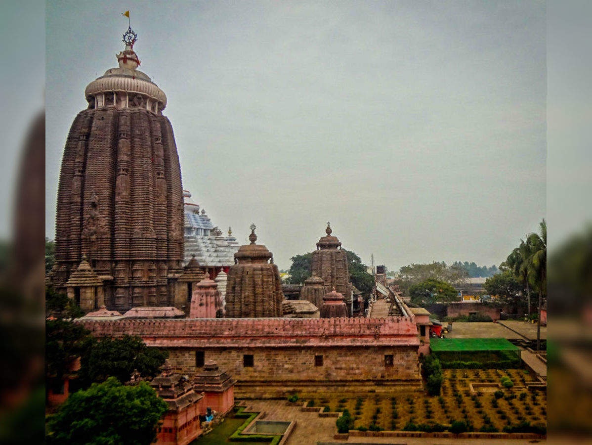 What objects were found while opening the gem store of Jagannath temple 01