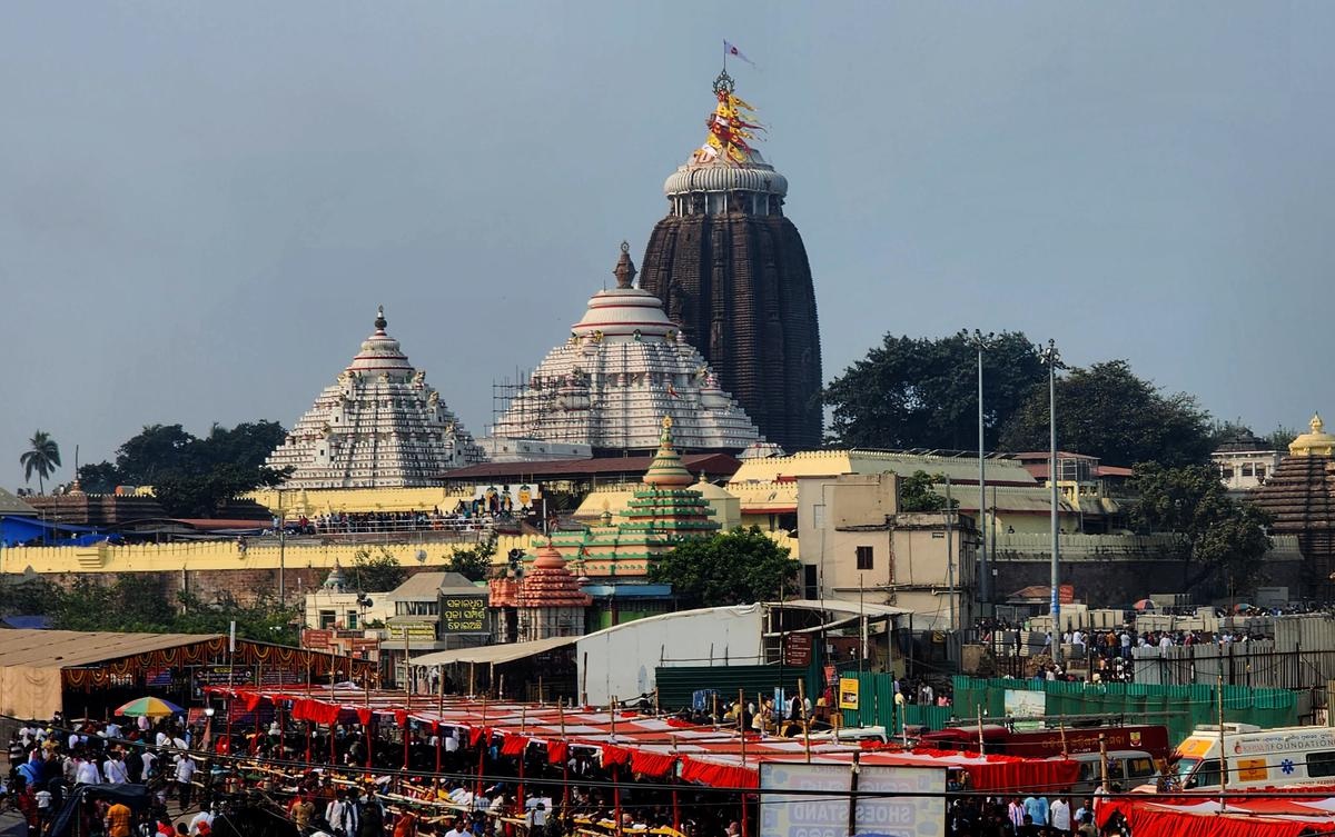 What objects were found while opening the gem store of Jagannath temple 02