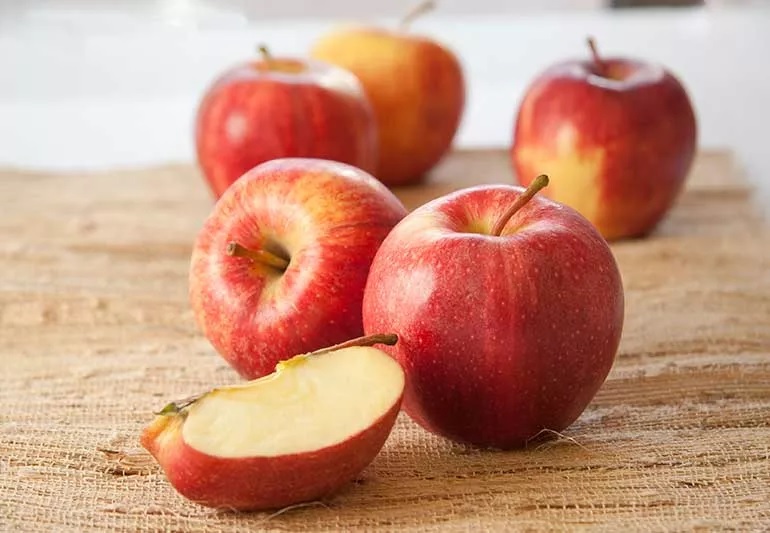 benefits of apple eat just 1 apple every day in this way you will never need to go to the doctor 2