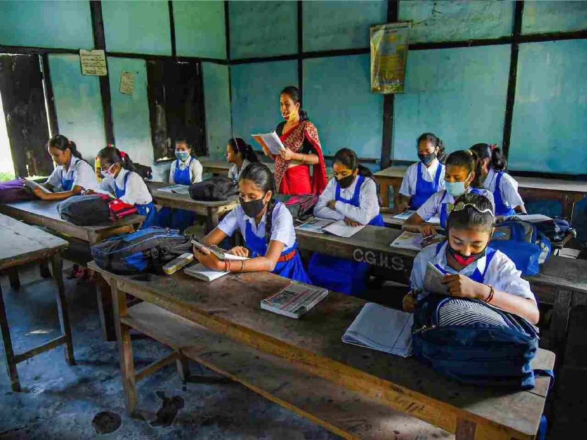 gujarat fake school education department takes action against mp couple 1