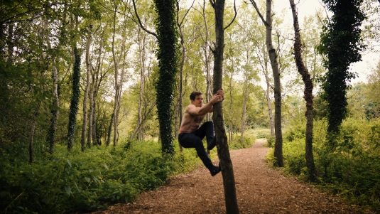 meet real life tarzan who jumps and climbs trees like monkeys you will be amazed to see his stunts 1