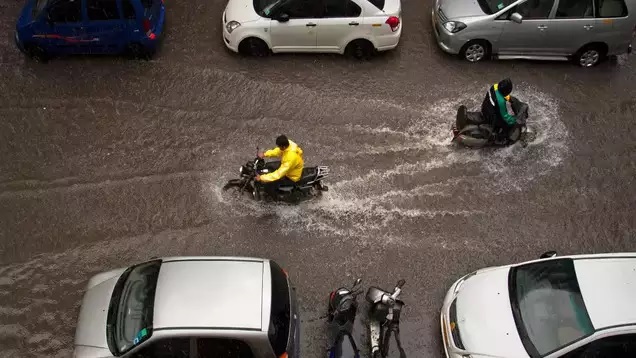 mumbai rain alert by imd waterlogging problem many flights cancel 1