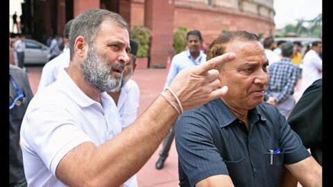 rahul gandhi got angry over the deaths in coaching institutes 1