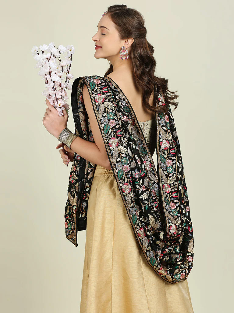 royal dupatta designs for women 1