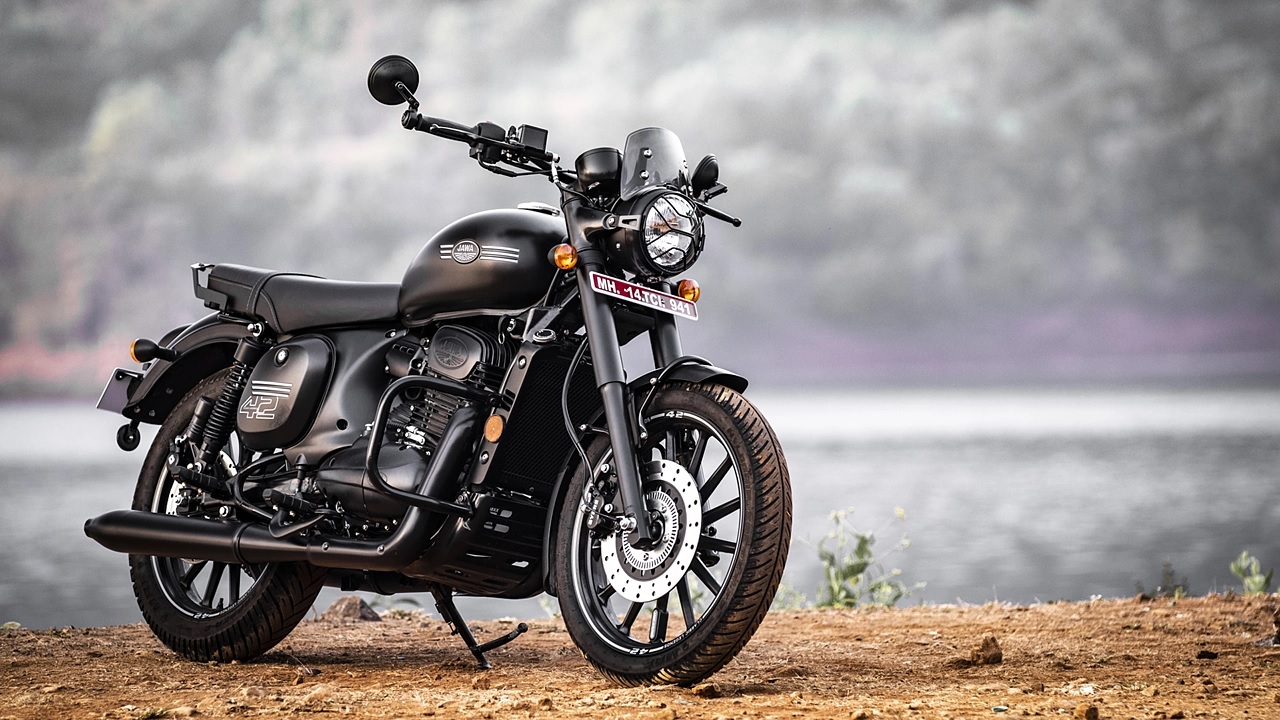 2024 jawa 42 launched in india enhanced ground clearance with 250cc engine 1