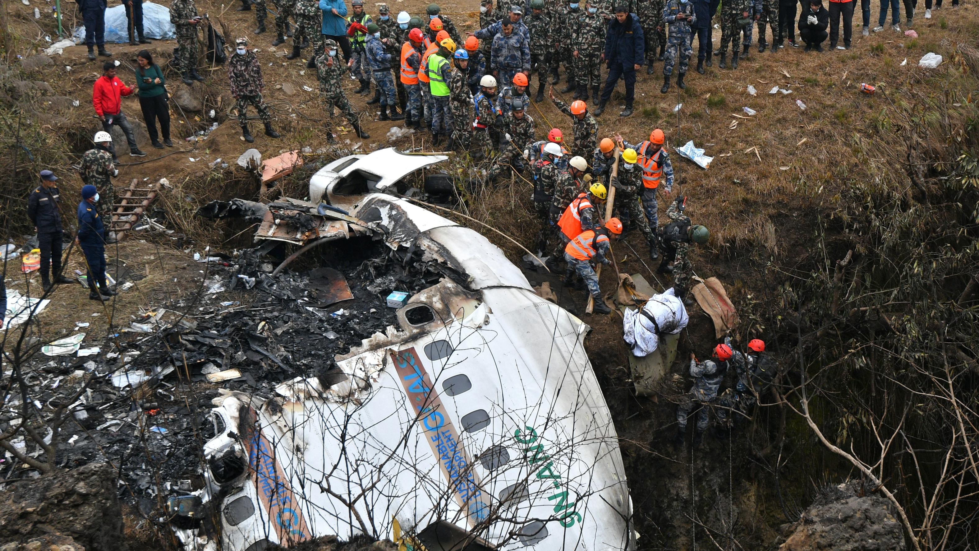 Helicopter crash in Nepal 5 dead 1