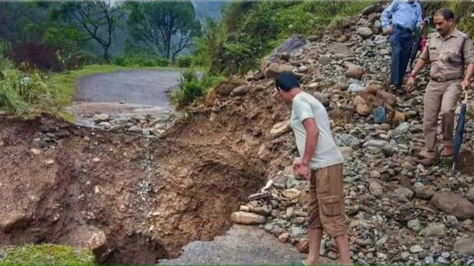 Landslides due to heavy rains 29 roads damaged 1