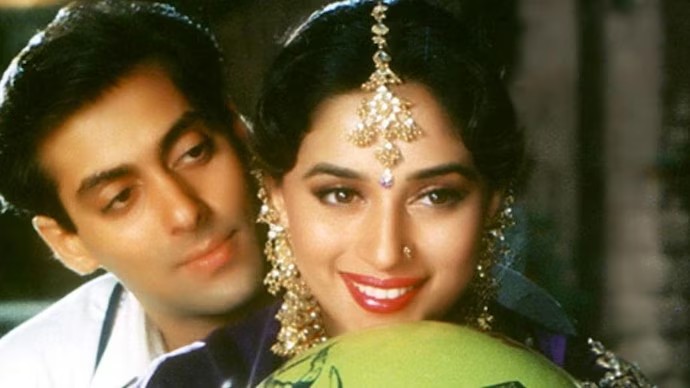 Neither the villain nor the violence even today Hum Aapke Hai Kaun is a hit for these reasons 30 years since its release. 1